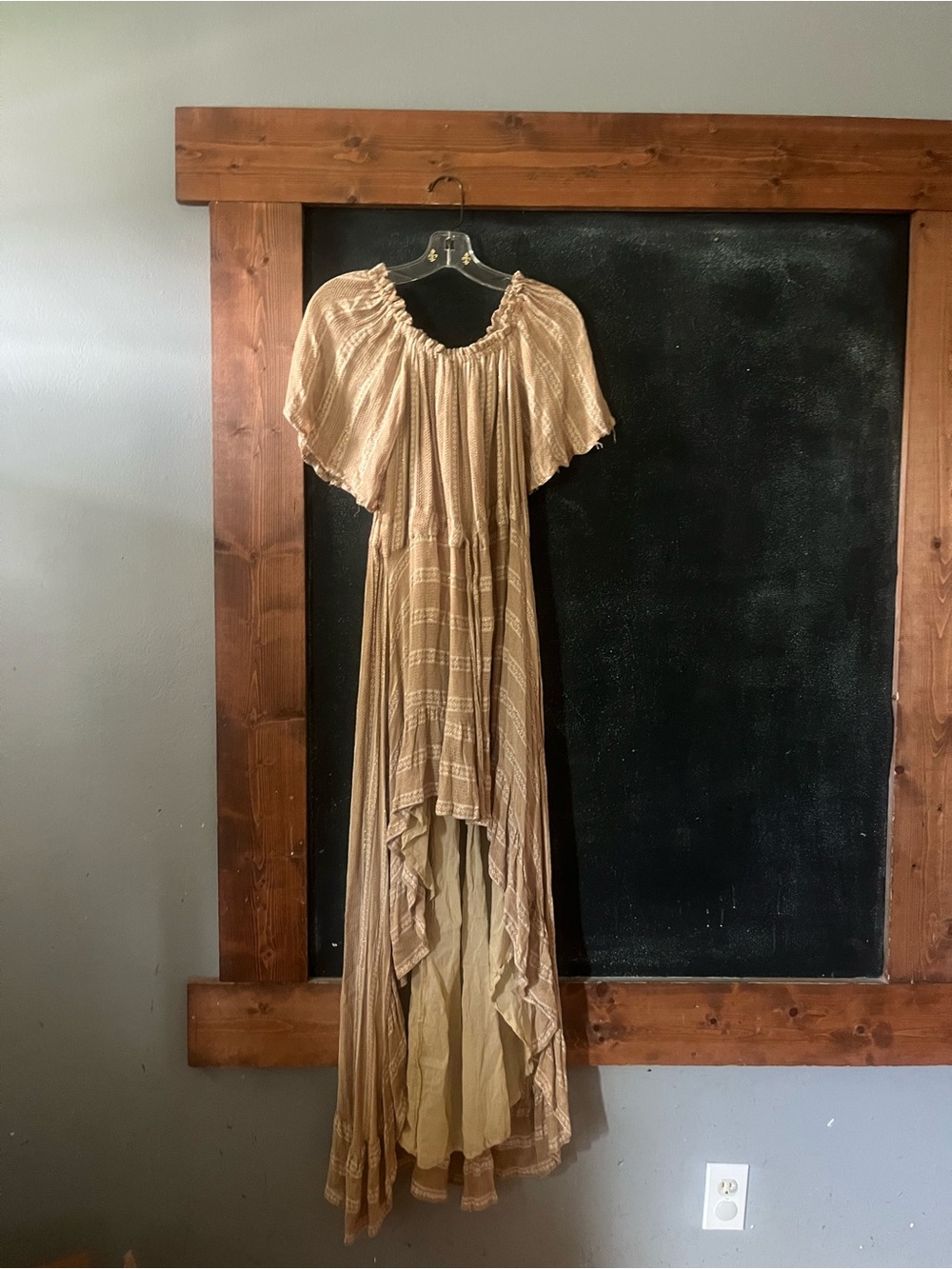 Sundress Alena Dress in Lisbonne Beige Off-Shoulder Beige High-Low Maxi Dress - Picture 2 of 9